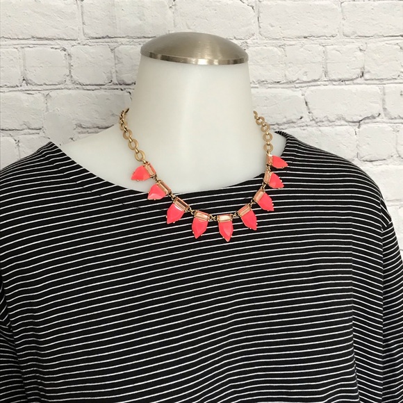 Stella & Dot Pink Statement Necklace - Picture 2 of 6